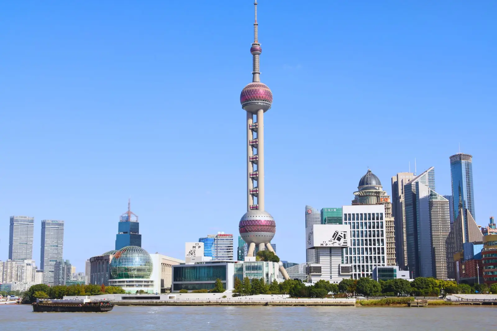 电子元件型号参数对比分析：工业级与商业级应用差异解析