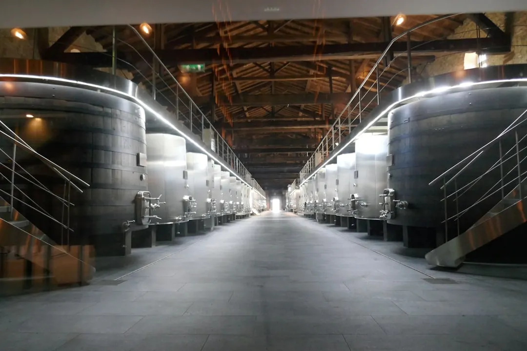 电子元件型号参数对比分析：工业级与商业级应用差异解析